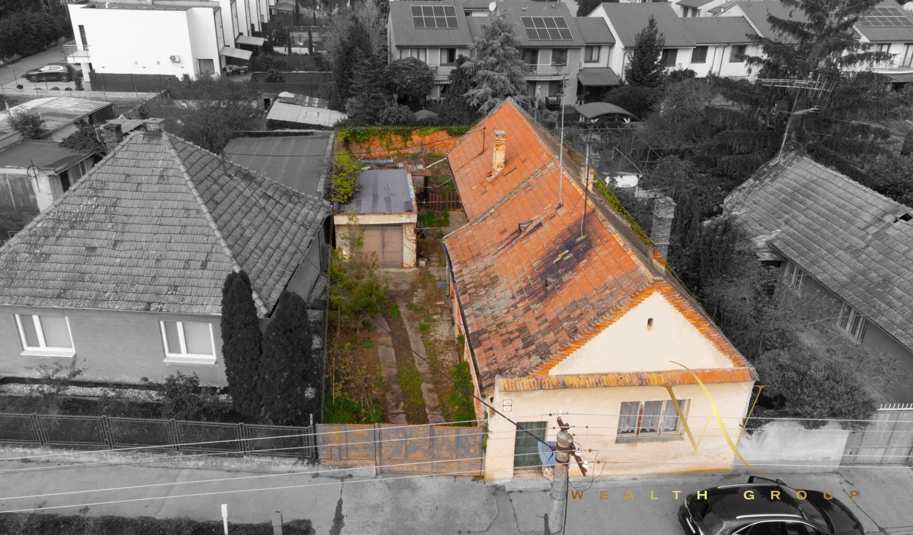 REZERVOVANÉ Pozemok so starším rodinným domom priamo v centre mesta Senec na predaj — foto 2