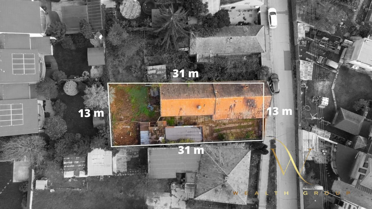 REZERVOVANÉ Pozemok so starším rodinným domom priamo v centre mesta Senec na predaj — foto 3