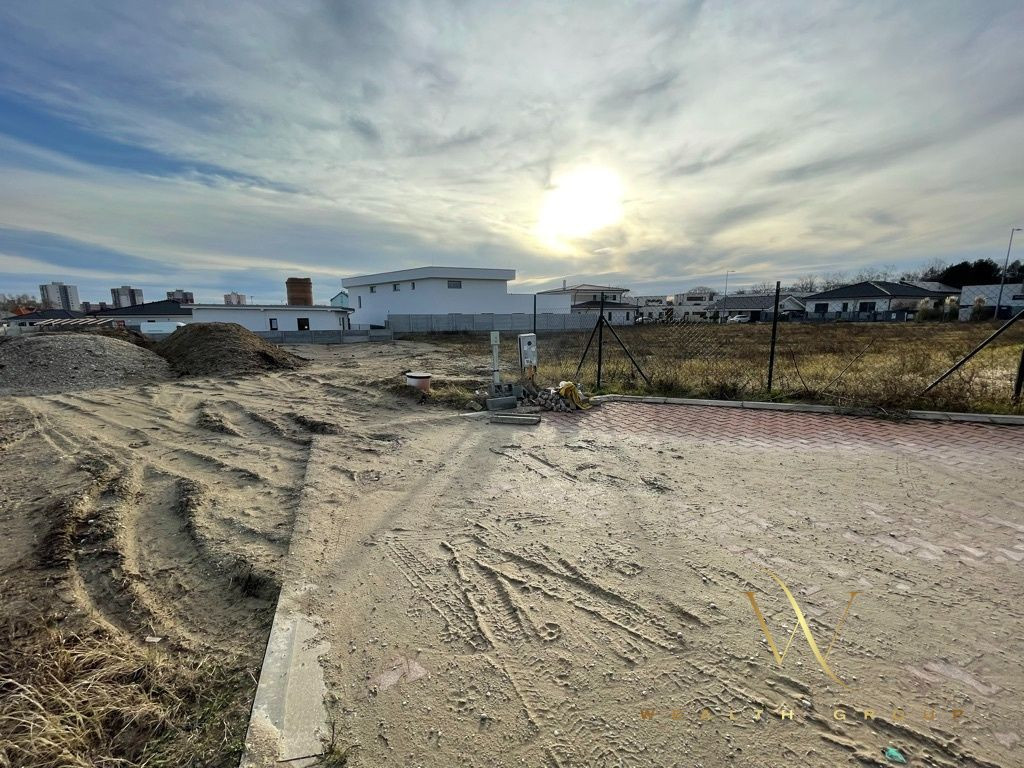 REZERVOVANÉ Stavebný pozemok v obľúbenej lokalite Nová Tehelňa Senec — foto 3