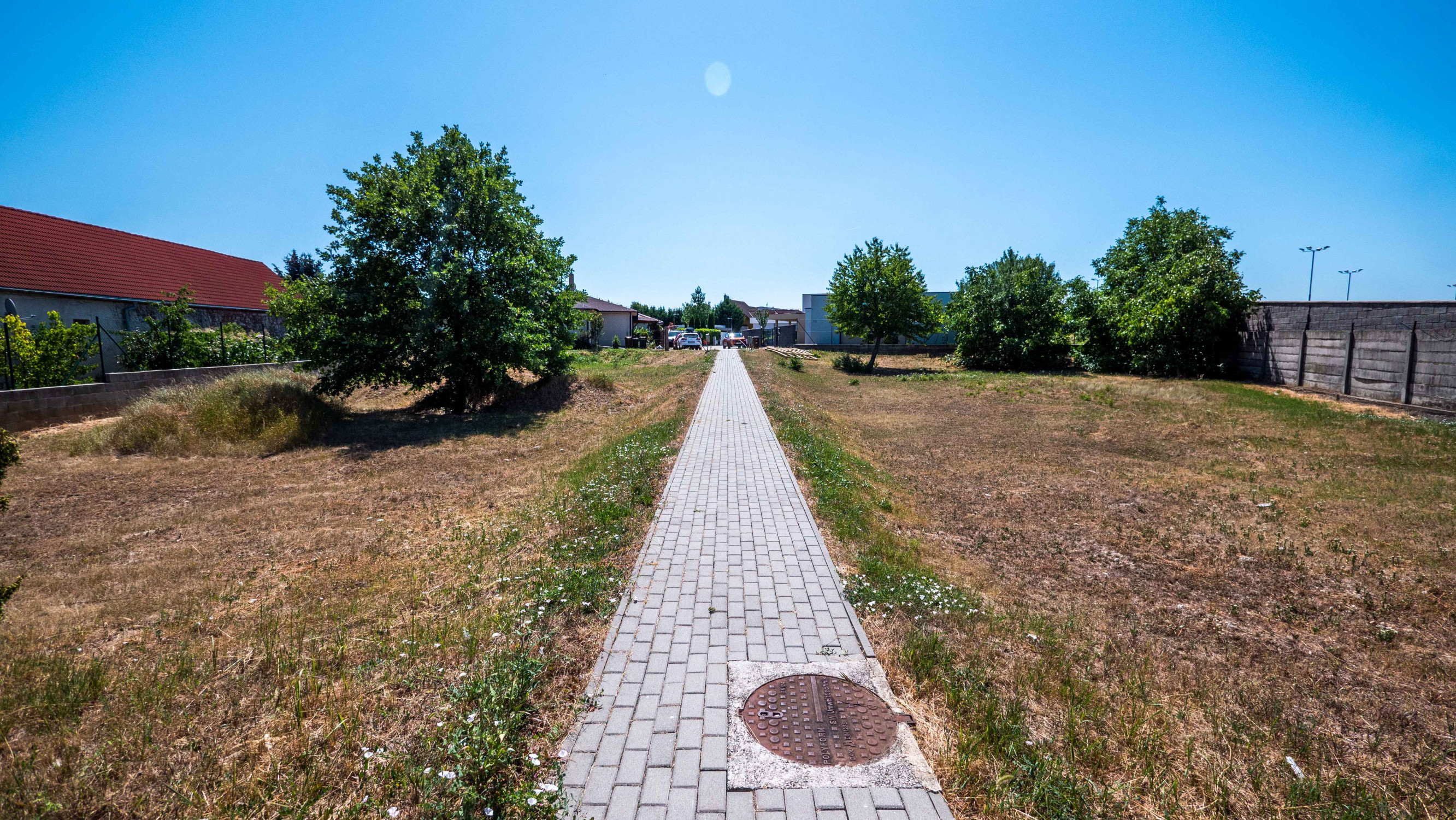 Stavebný pozemok priamo v Senci na predaj — foto 2