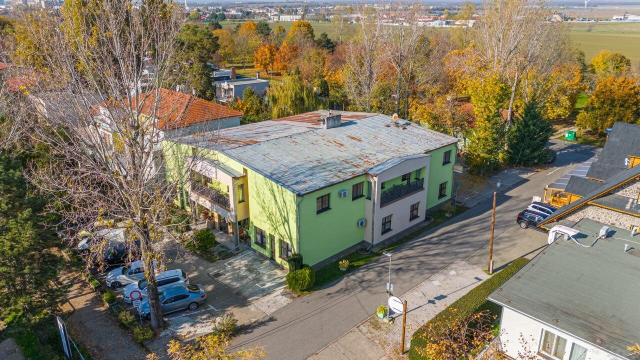 NA PREDAJ -EXLUZÍVNA INVESTIČNÁ PRÍLEŽITOSŤ V SRDCI  SLNEČNÝCH JAZIER — foto 3