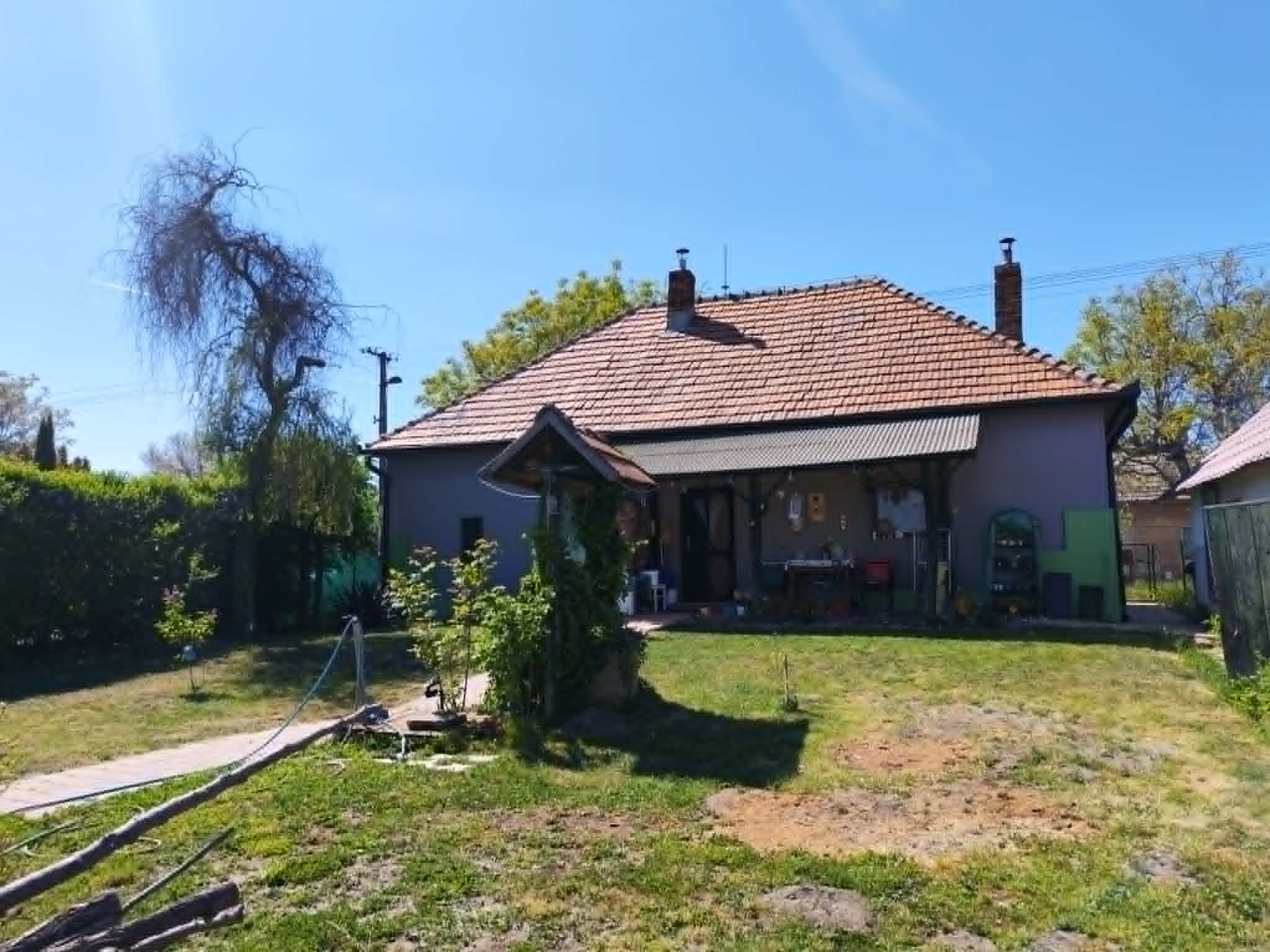 Na predaj útulný rodinný dom v blízkosti Dunaja v obci Kravany nad Dunajom — foto 2