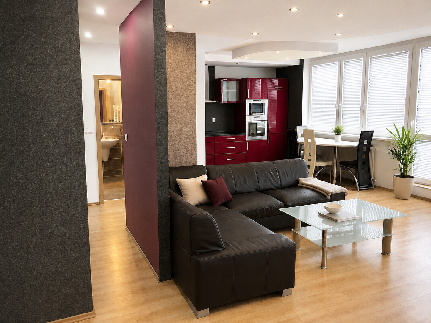 PRIESTRANNÝ 2-IZBOVÝ BYT 64,46 M² S DVOMA BALKÓNMI A MOŽNOSŤOU DOKÚPENIA 26 M² GARÁŽOVÉHO STÁTIA | KOLOSEO — foto 3