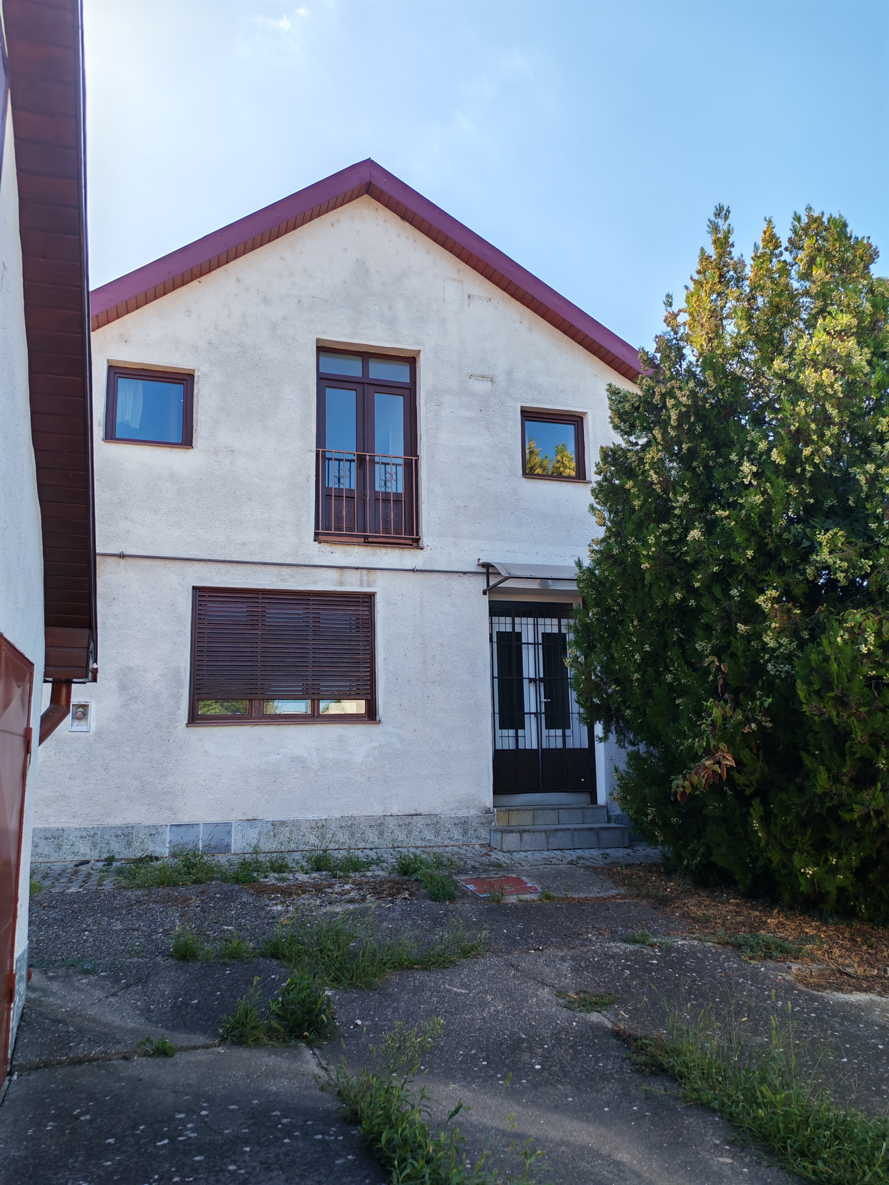 Na predaj 12 izb. rodinný dom na podnikanie v centre Štúrova — foto 2