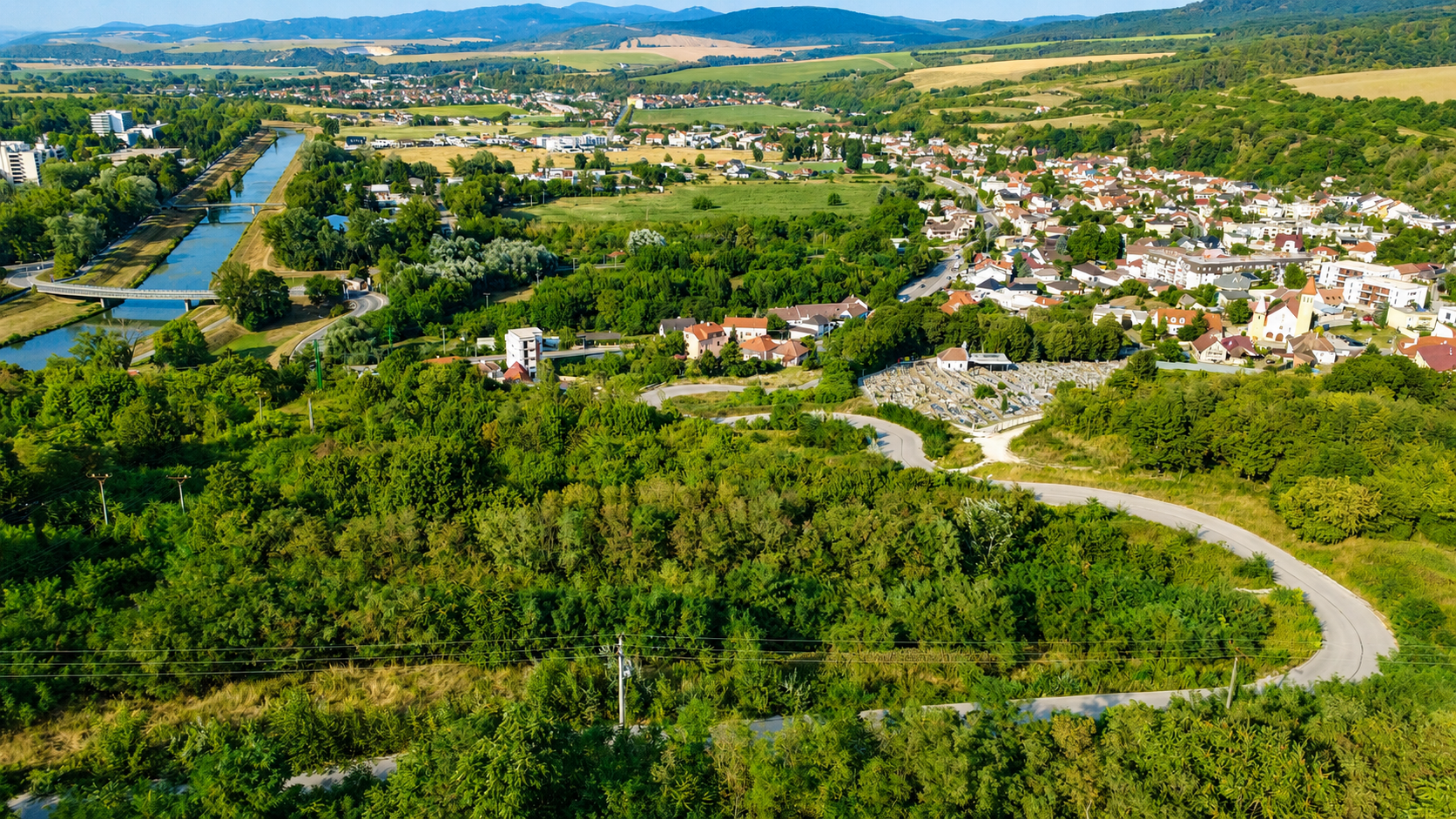NA PREDAJ! Pozemok v obci Banka pri Piešťanoch - 11 855m² — foto 3