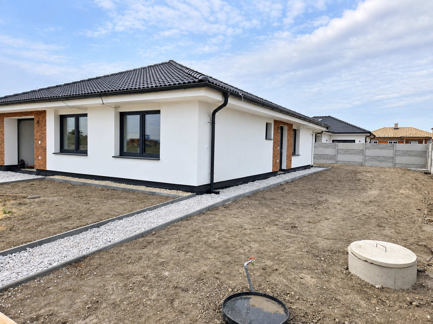 Na predaj nadštandardný moderný 4-izbový rodinný dom s garážou a tepelným čerpadlom, Hrubá Borša — foto 2