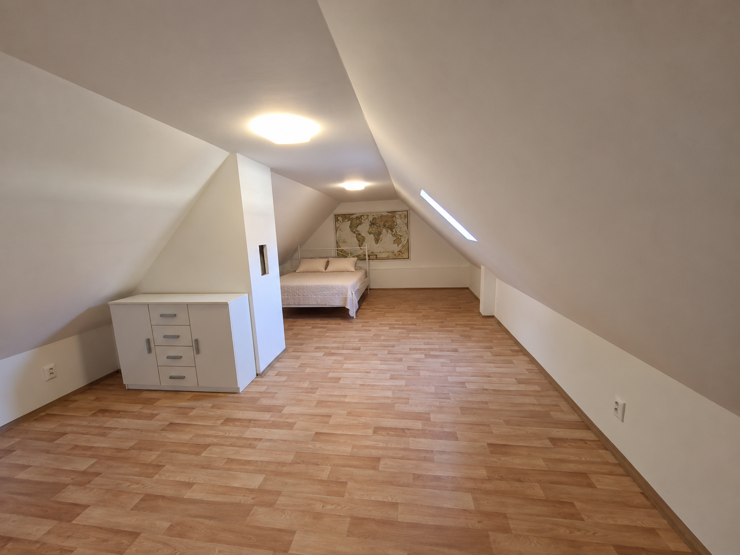 Rodinný dom s obytným podkrovím a záhradou – Bratislava,Rača — foto 2