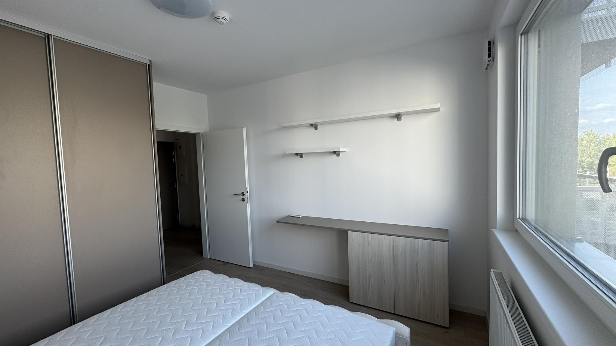 PRENÁJOM: Moderný 2-izbový byt s balkónom a garážovým státím — foto 2