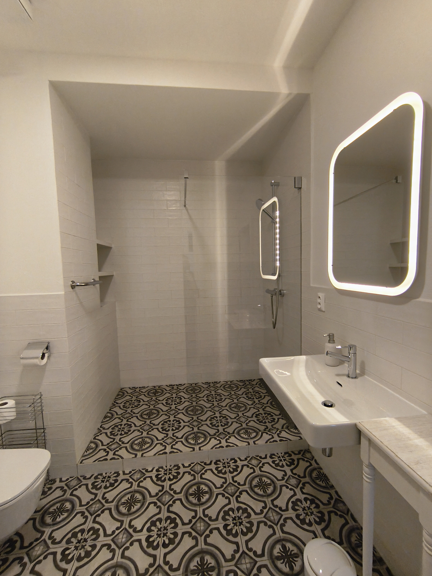 Priestranný moderný 3,5-izbový byt po kompletnej rekonštrukcii — foto 2